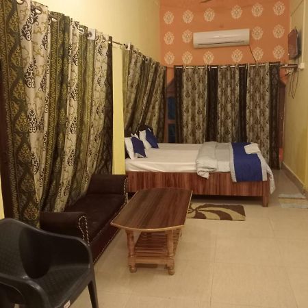 Gangotri Inn Varanasi Esterno foto
