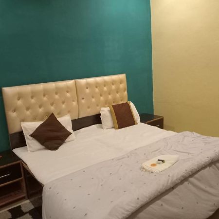 Gangotri Inn Varanasi Esterno foto
