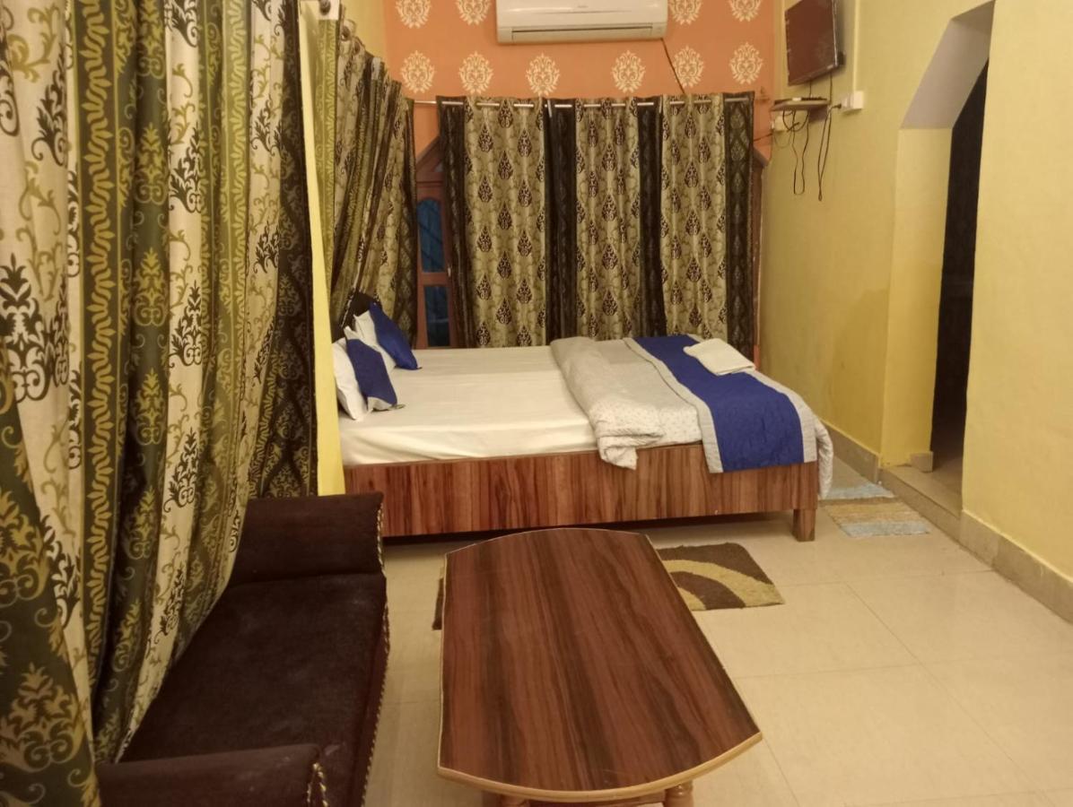 Gangotri Inn Varanasi Esterno foto