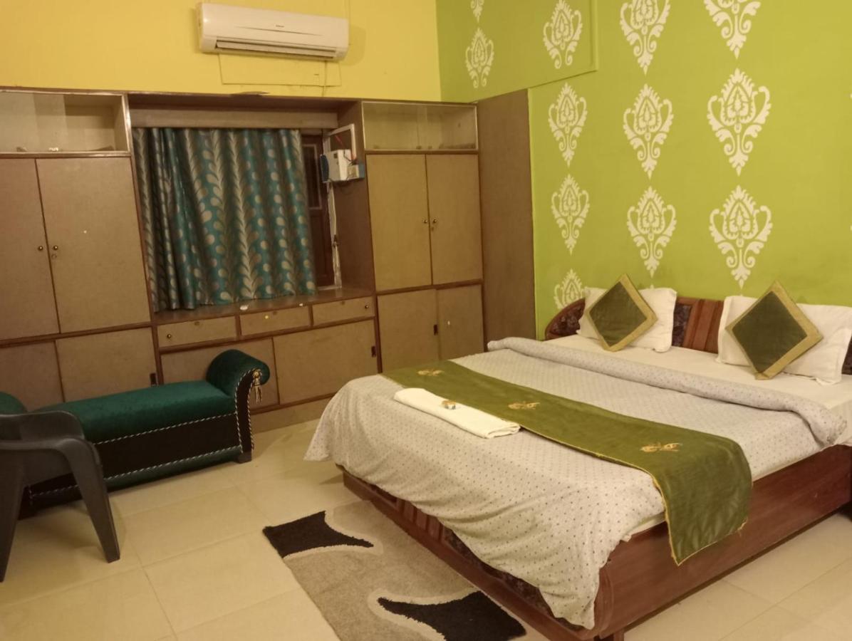 Gangotri Inn Varanasi Esterno foto