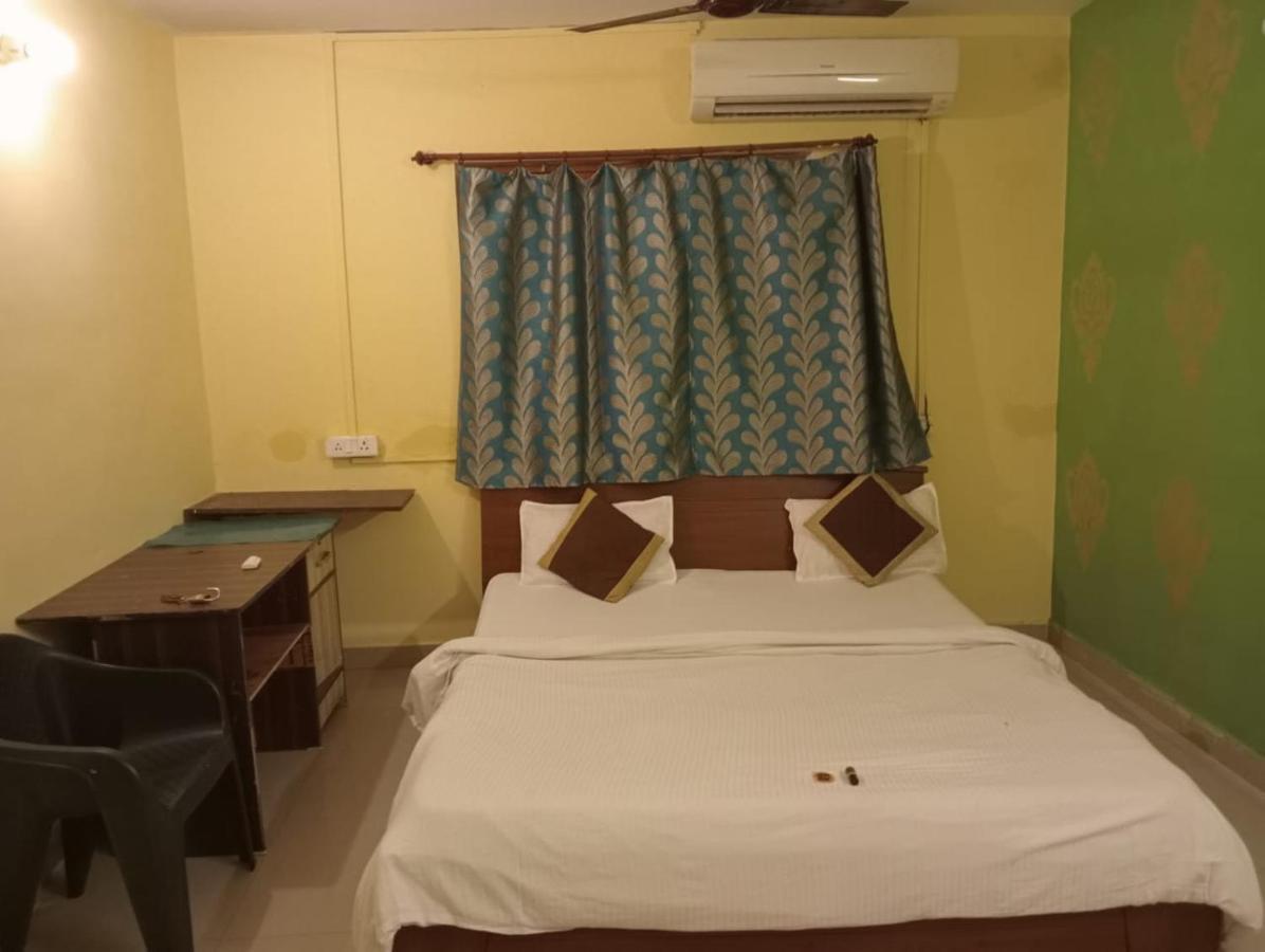 Gangotri Inn Varanasi Esterno foto