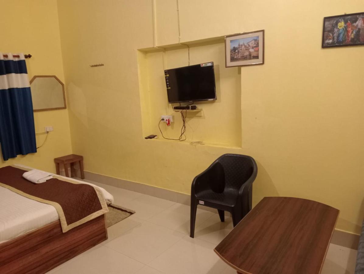 Gangotri Inn Varanasi Esterno foto