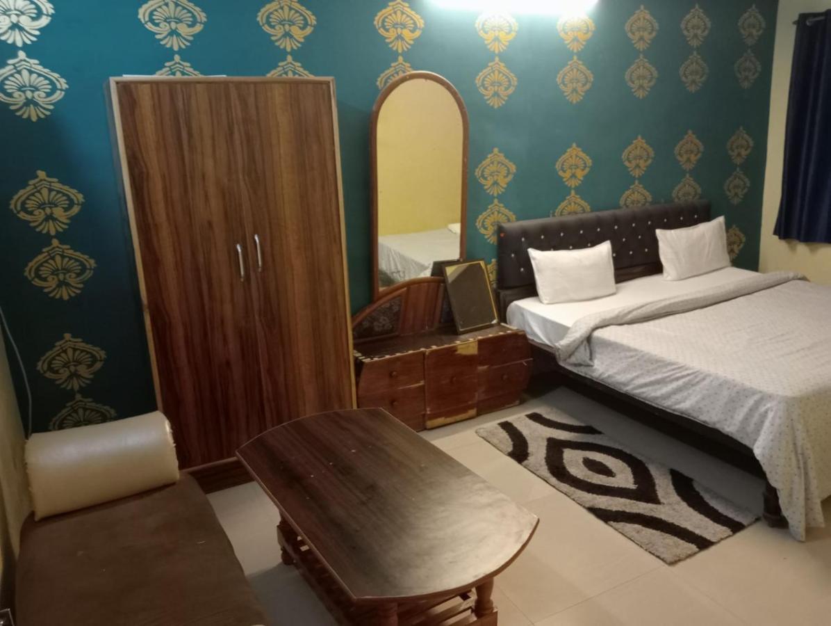 Gangotri Inn Varanasi Esterno foto
